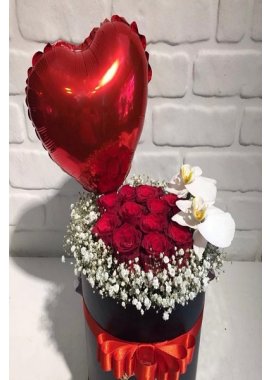 Özel Kutuda Gül & Orkide Kalpli Balon İle